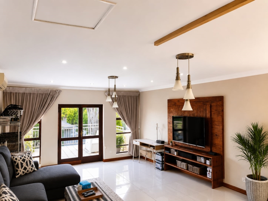 4 Bedroom Property for Sale in Caribbean Beach Club North West